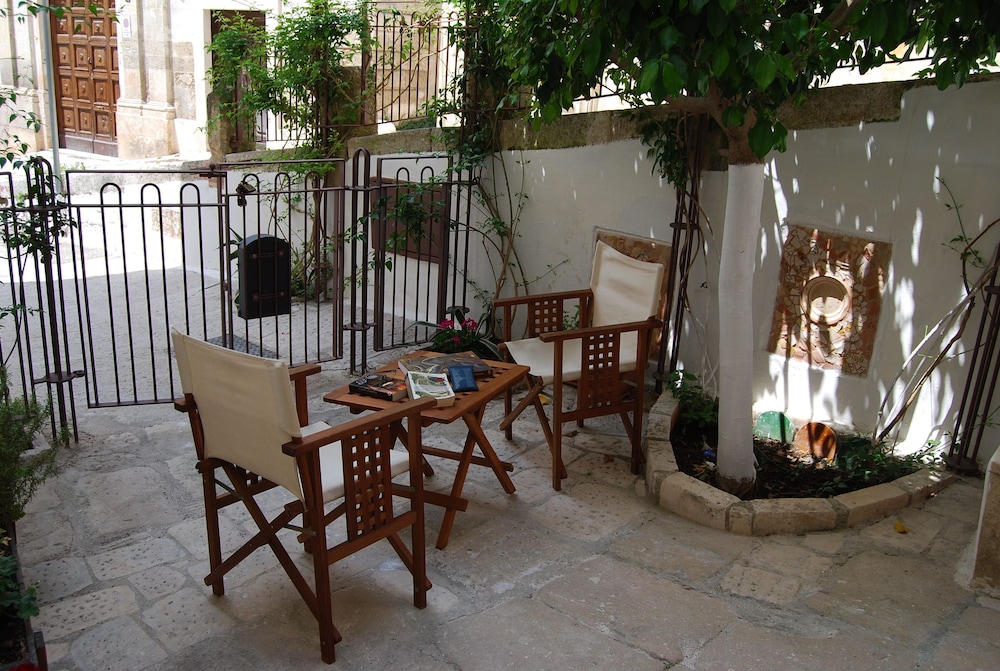 Art Transparent B&B 34/44