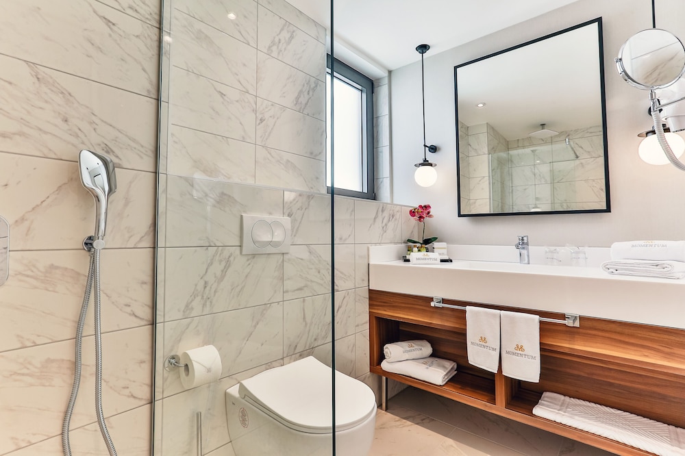 BOUTIQUE HOTEL MOMENTUM by Aycon 193/195