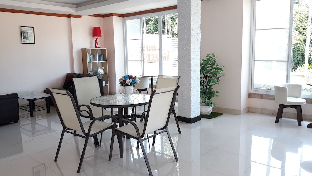 Chumphon Travelodge Hotel 28/37