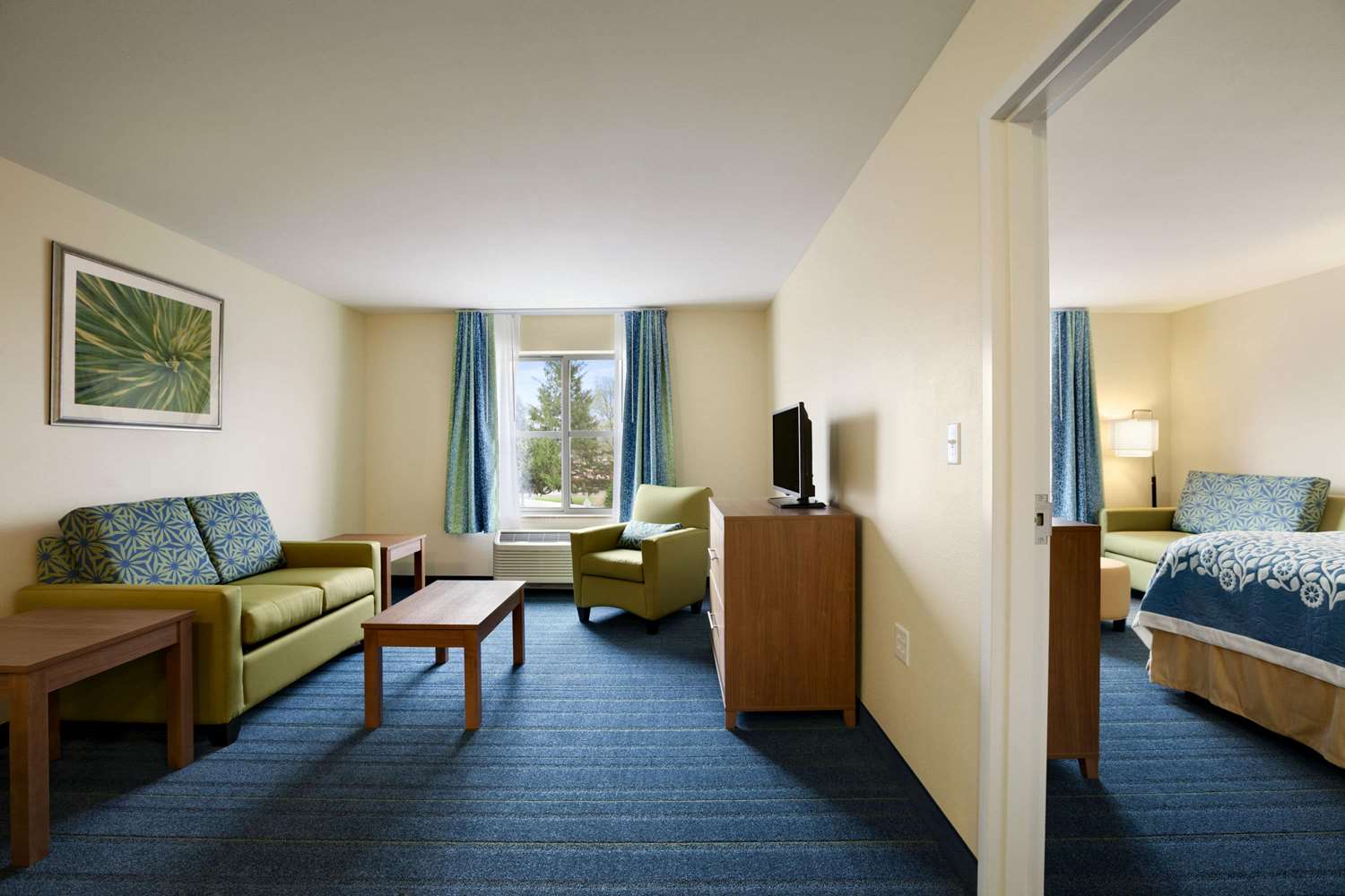 Sleep Inn & Suites Altoona North 12/25