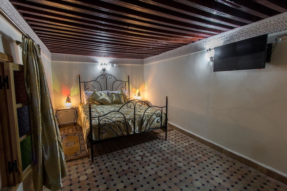 RIAD TARYANA 18/53