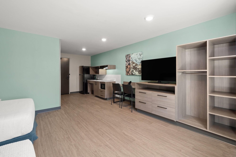 ECHO Suites Extended Stay by Wyndham Johnson City Medical CR 55/69