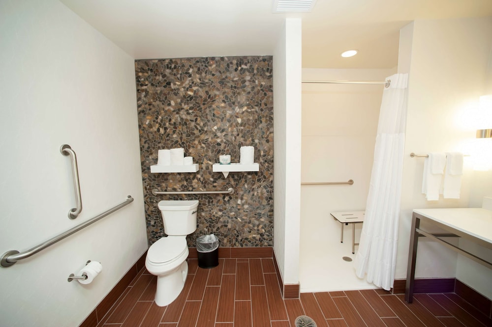 HILTON GARDEN INN SAN ANTONIO-LIVE OAK CONFERENCE CENTER 20/76