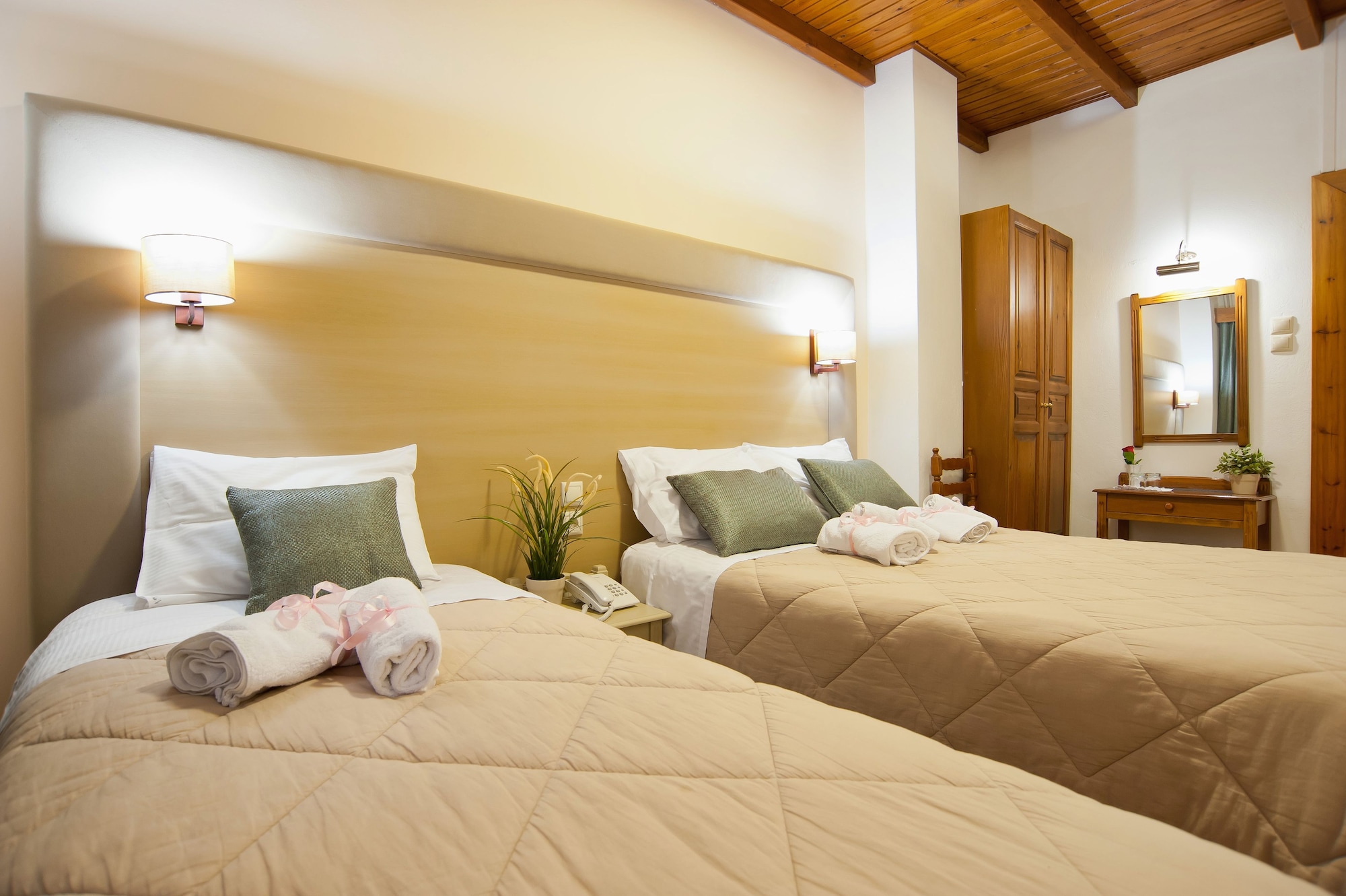 غرفة ثلاثية بسرير مزدوج وسرير فردي، Pan Hotel 2/8