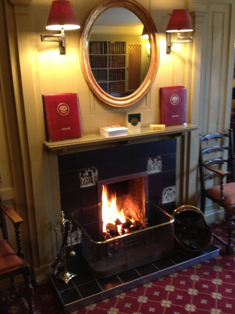 Burts Hotel 2/41