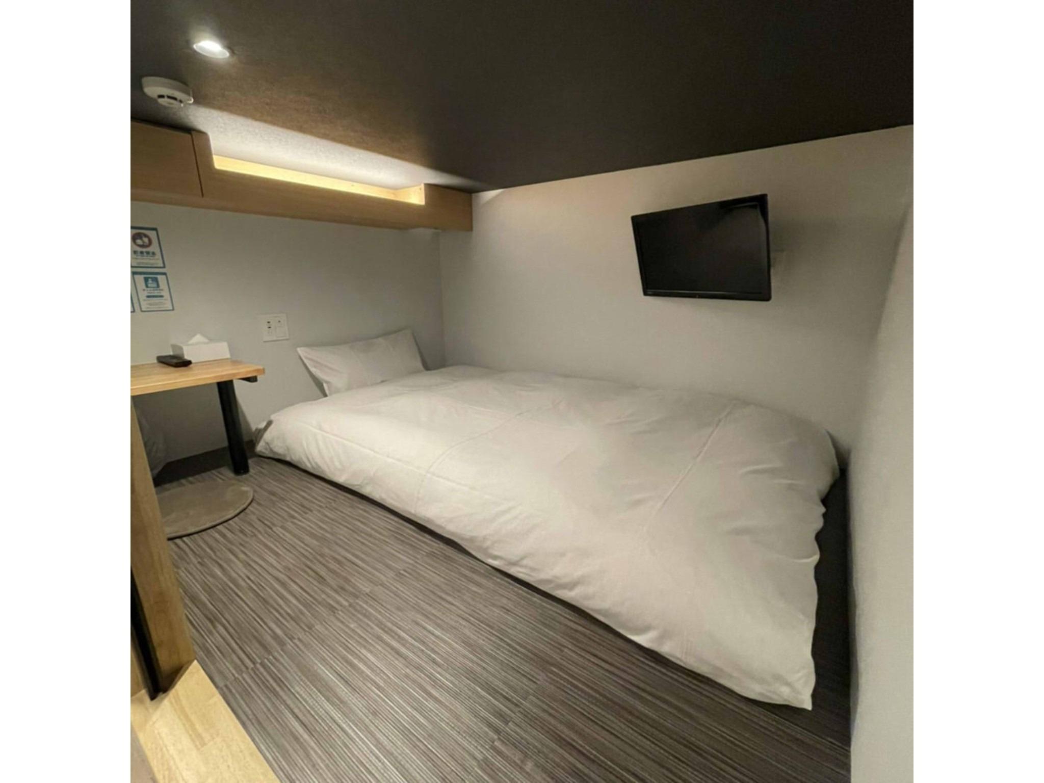 Capsule, Male Dorm
