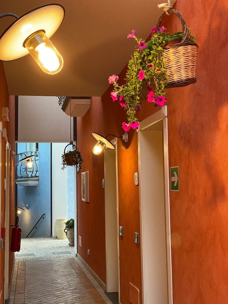 Hotel Bougainville 6/50