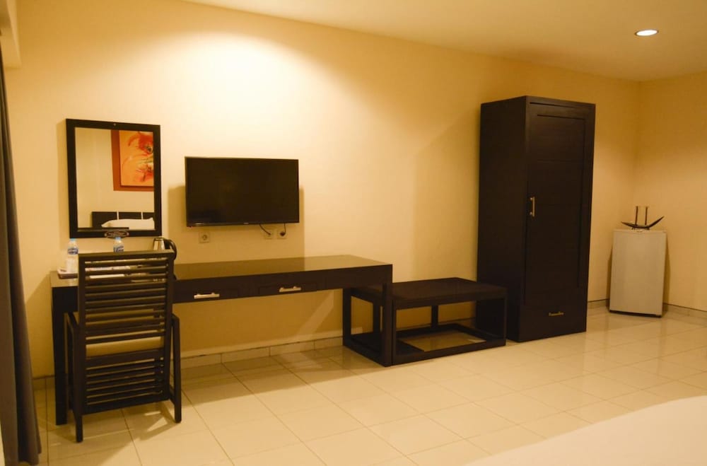 Puri Chorus Hotel 42/57