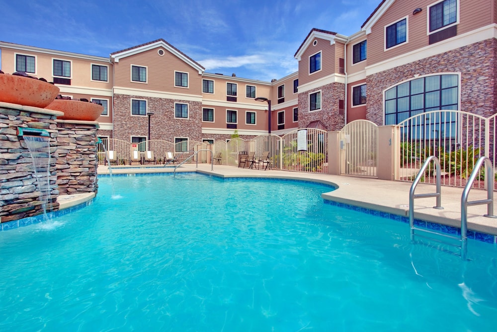Staybridge Suites Tucson Airport 3/67
