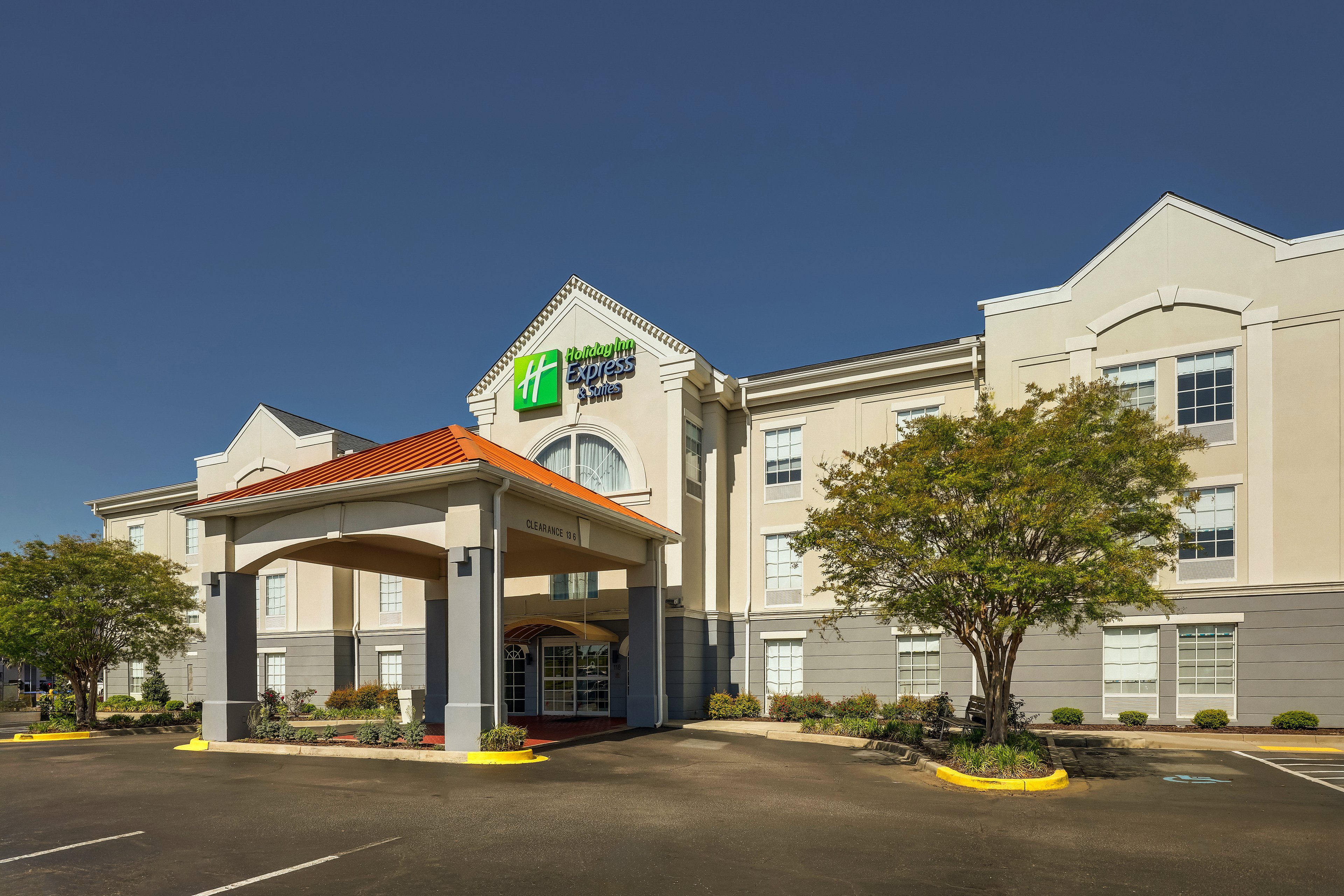 Holiday Inn Express Hotel Suites Orangeburg 53/61