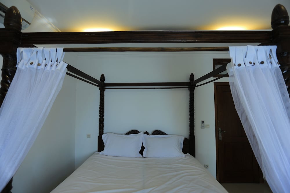 RedDoorz Plus near Lempuyangan Station 4 14/42