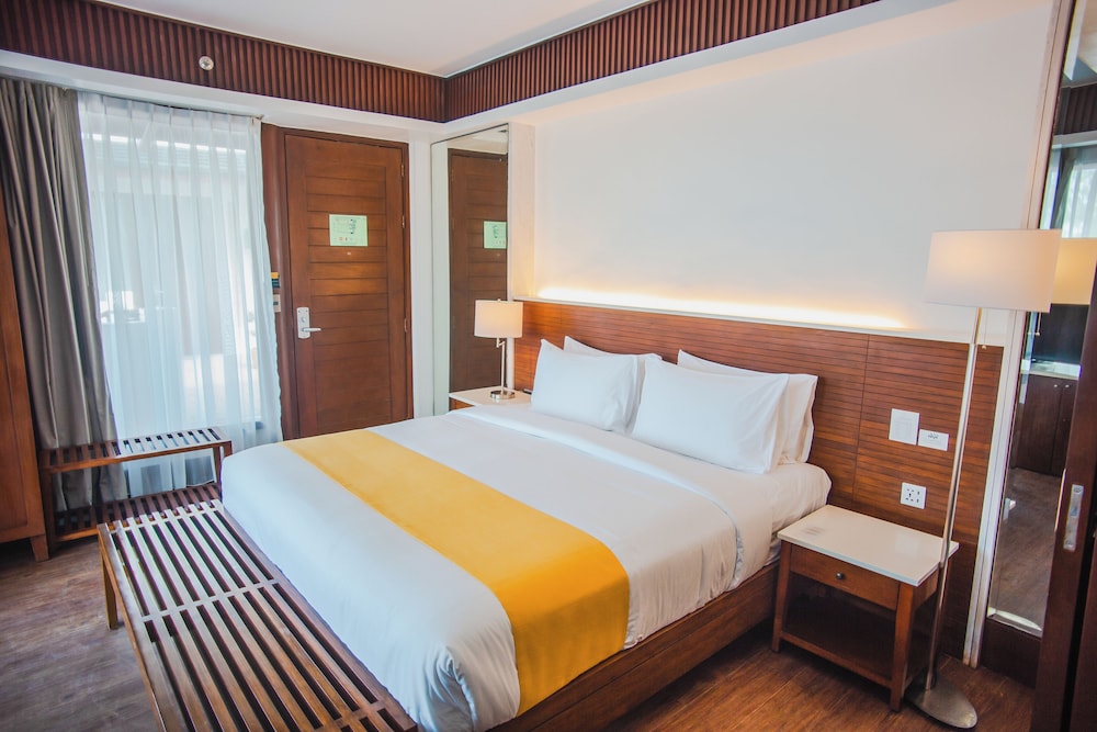 Mandarin White Sand Boracay 13/50