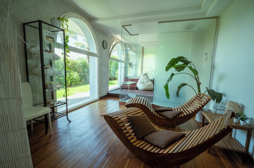 Acqua Resorts 12/40