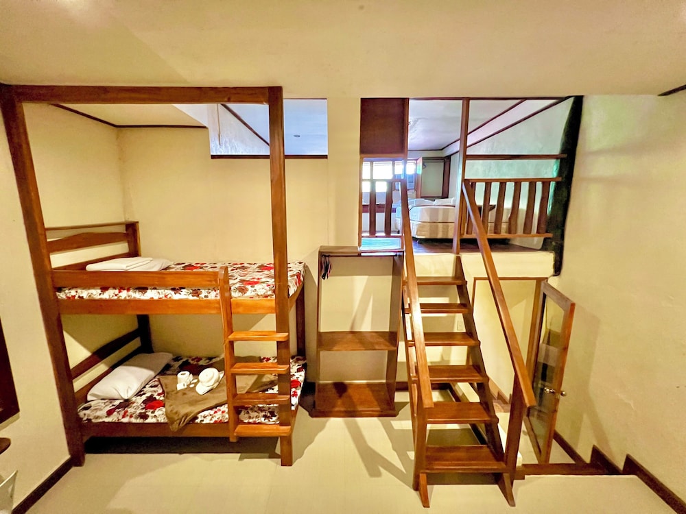 Novie Apos S Tourist Inn 41/50