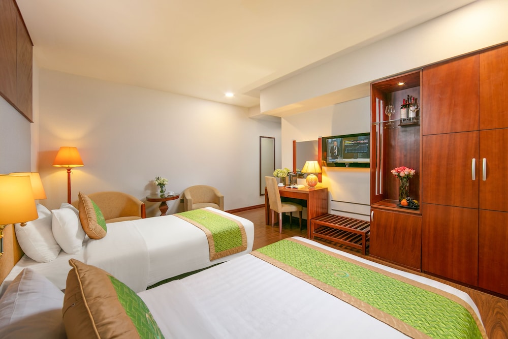 Emerald Hotel Hanoi 12/72