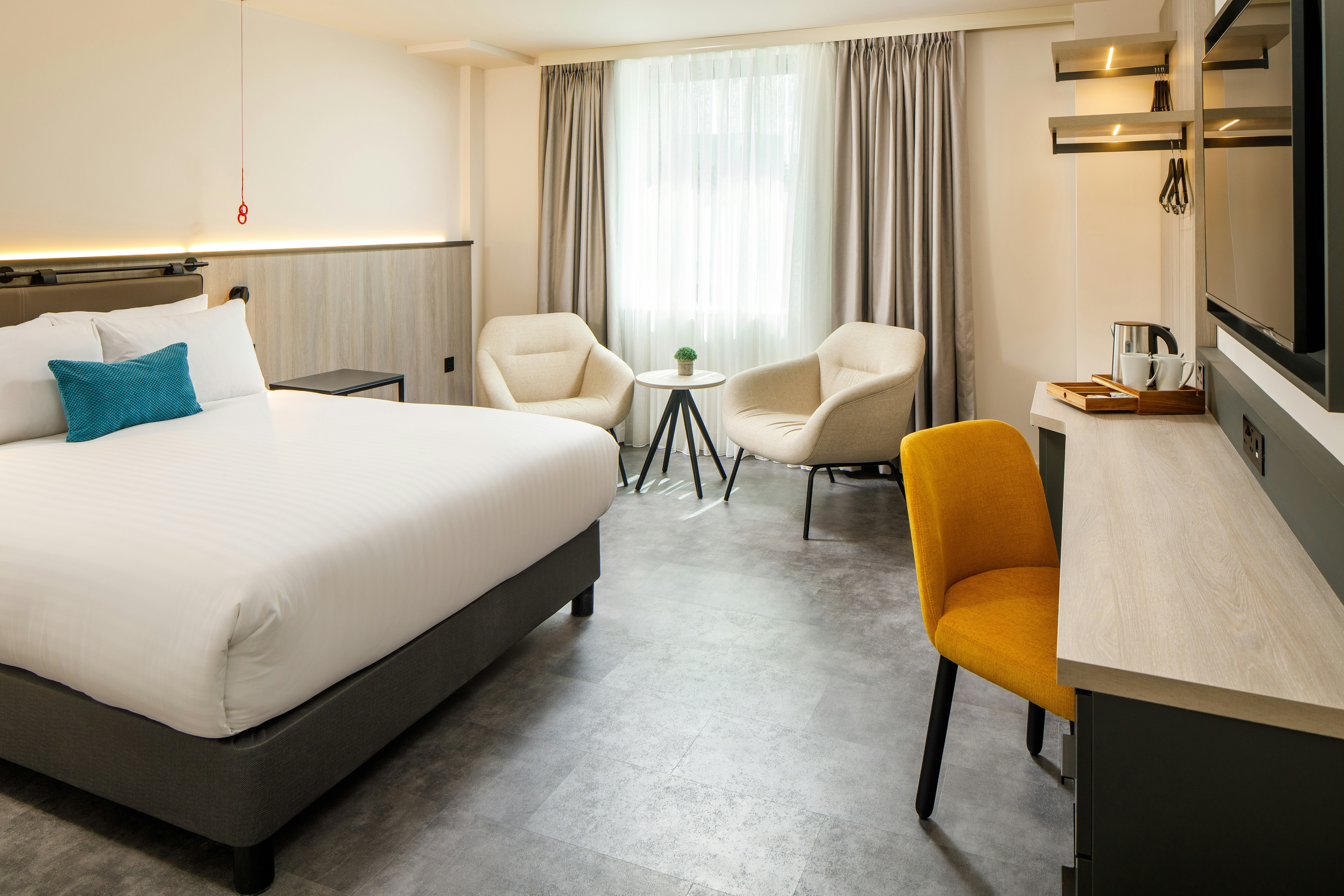 Southgate Hotel London 19/40