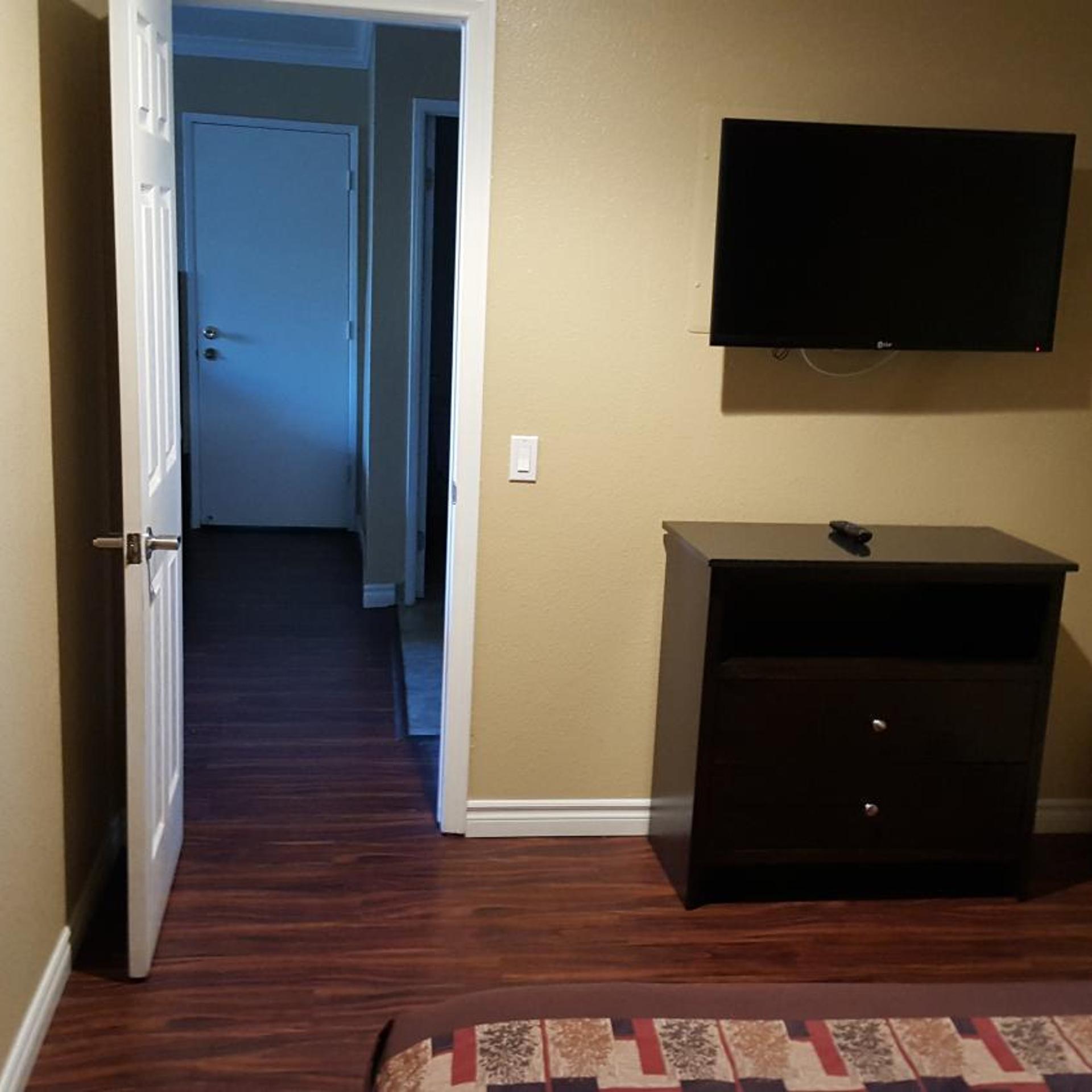 Anaheim Astoria Inn & Suites 17/22