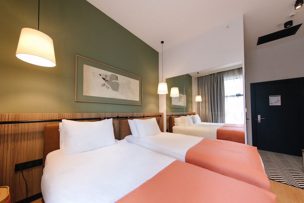 Hotel 21, Tbilisi 28/57