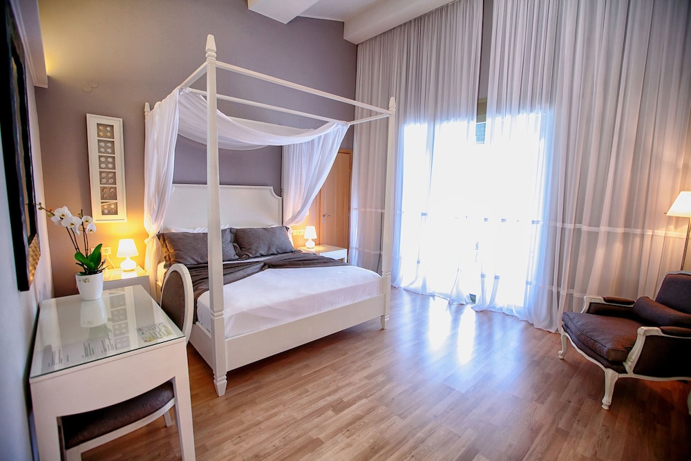 San Nicolas Hotel 6/50
