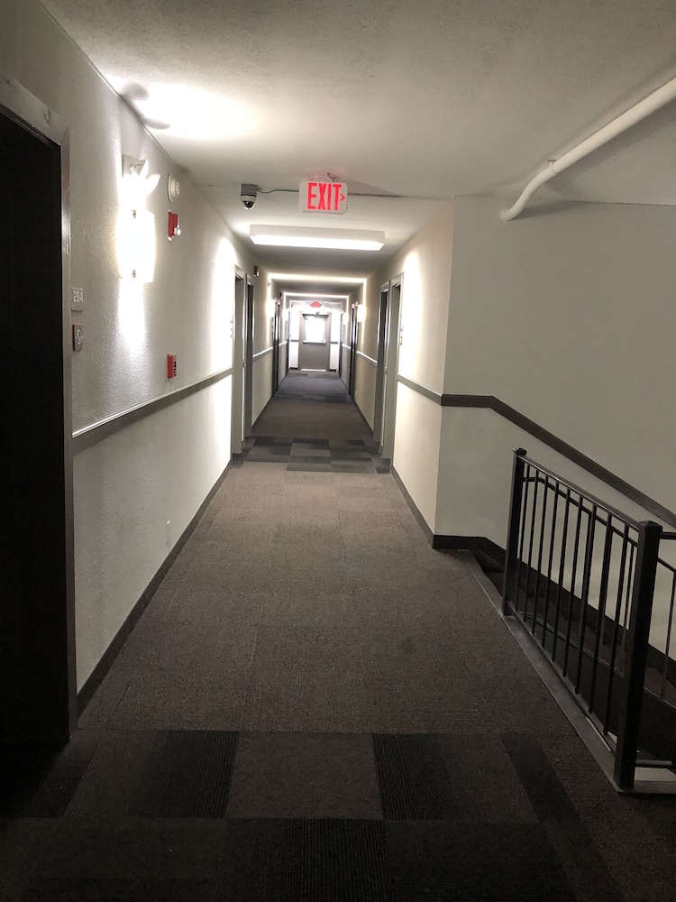 Studio6 Indianapolis, IN 58/61