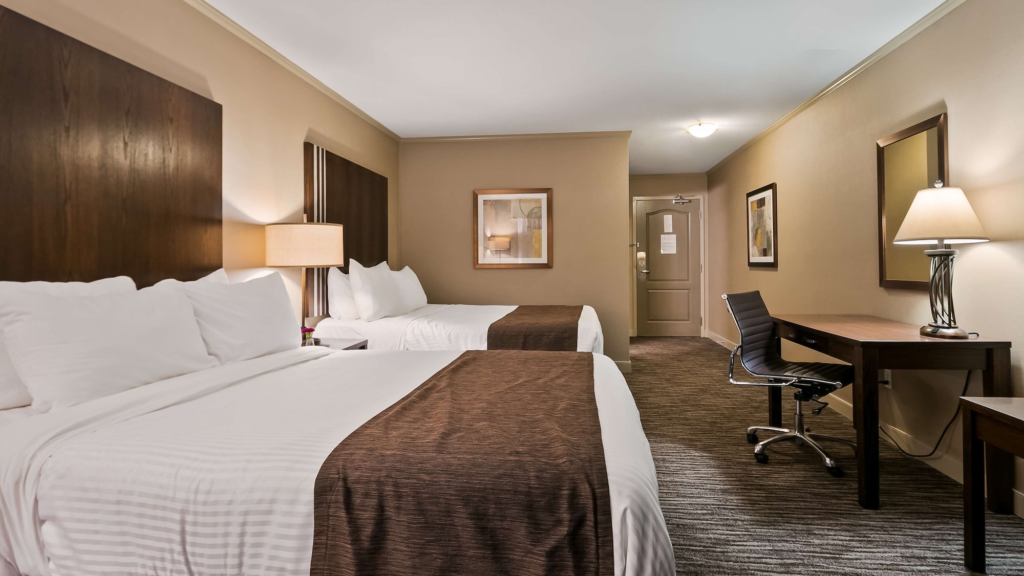 Standard, 2 Queen Beds, Pet Friendly