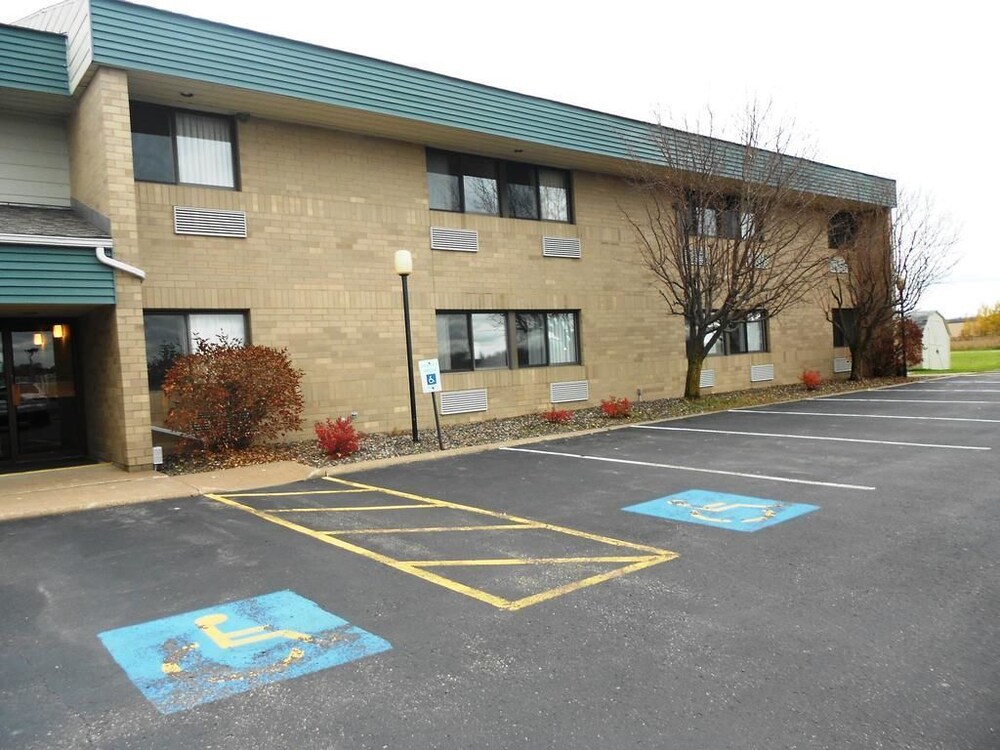 Abby Inn 38/44