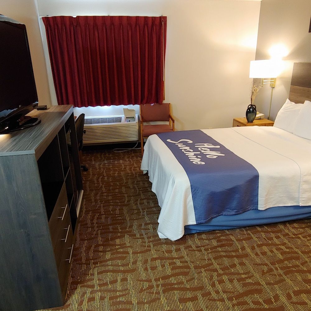 Days Inn By Wyndham West-Eau Claire 9/24