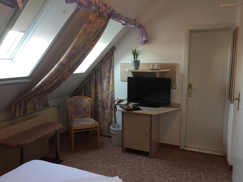 Hotel & Restaurant Park-Cafe Isa 28/50