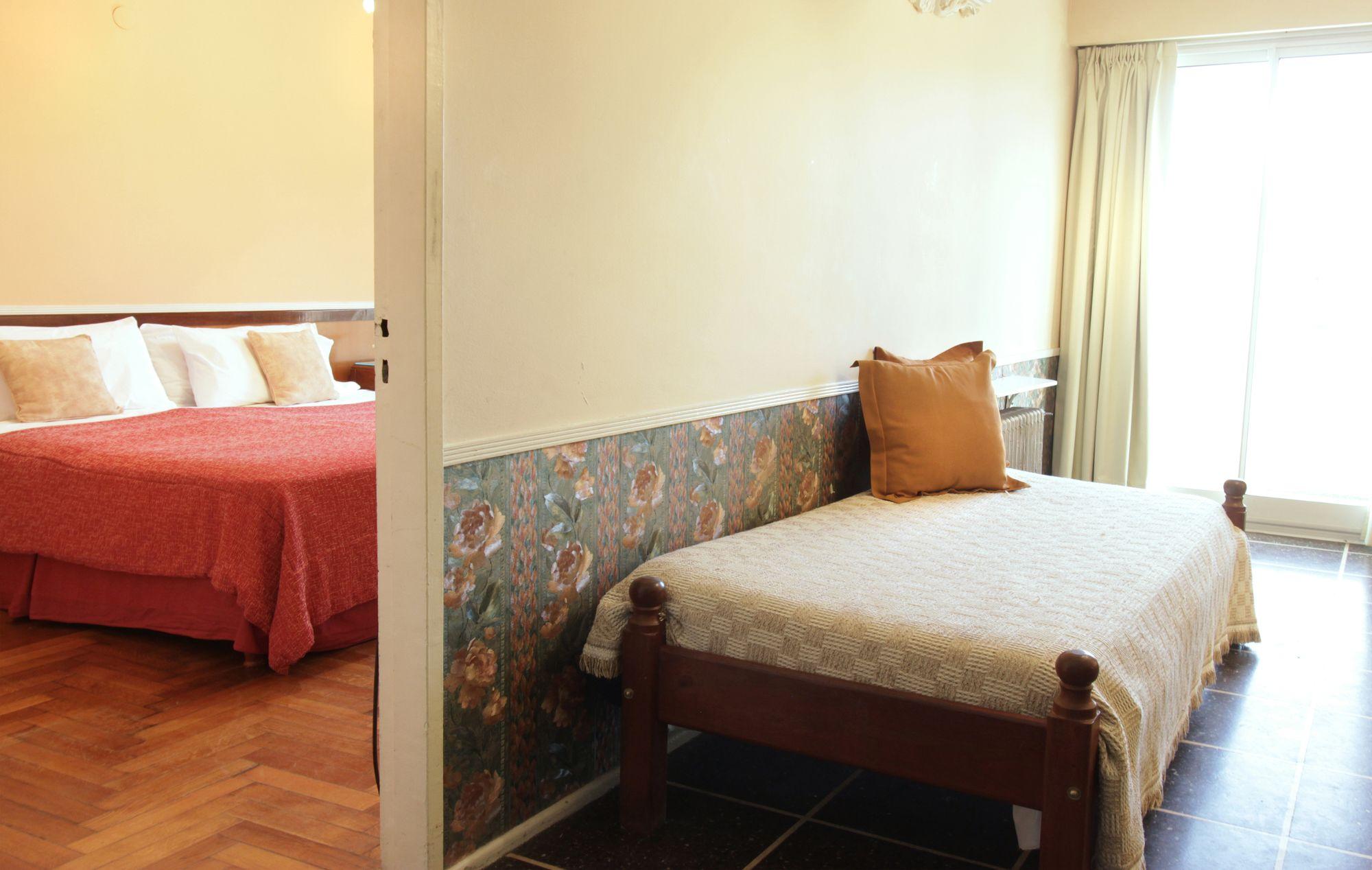 Room, Quintuple