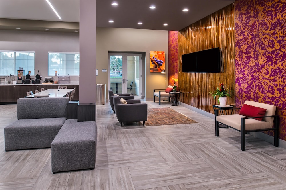 Best Western Plus Temecula Wine Country Hotel & Suites 27/34