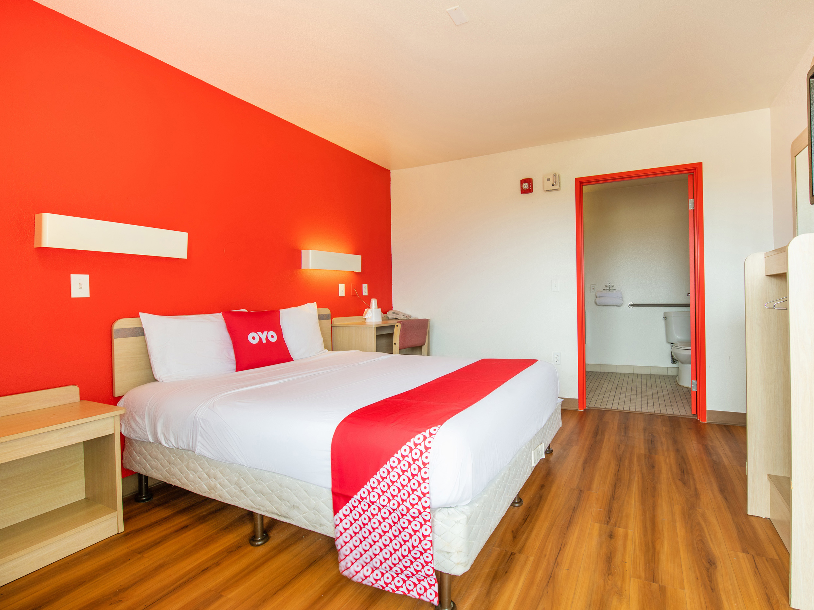 Deluxe, Queen Bed
