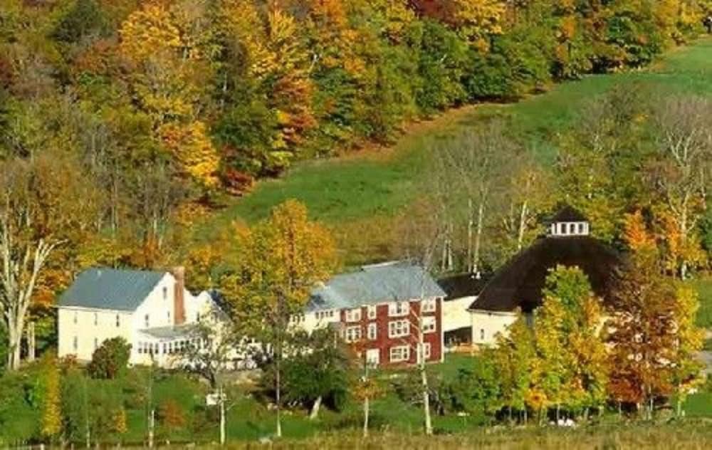 The Inn at Round Barn Farm 64/70