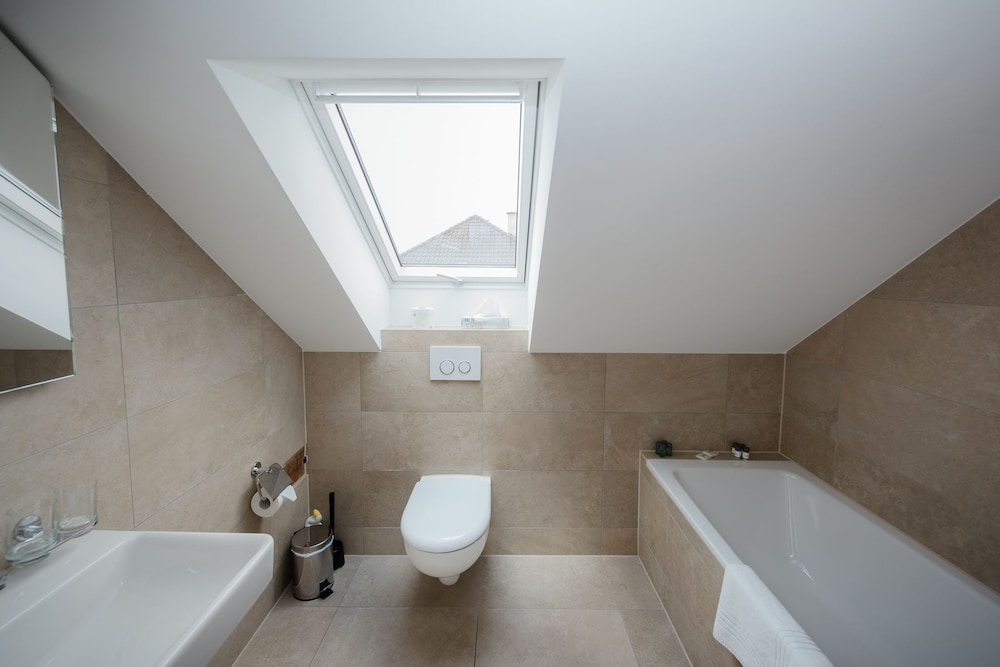 Zurich Furnished Homes 45/50