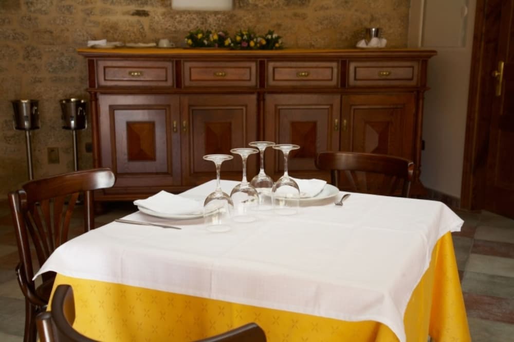 Hotel Vila Do Val 48/56