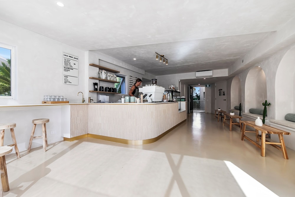 NOOSA BLUE RESORT 8/76