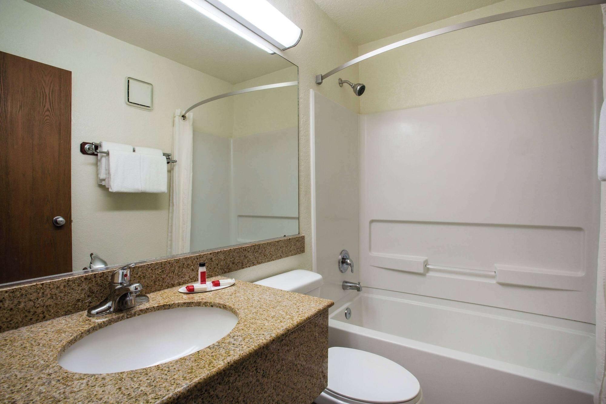 Studio, Suite, Multiple Beds، Super 8 by Wyndham Flagstaff 2/2