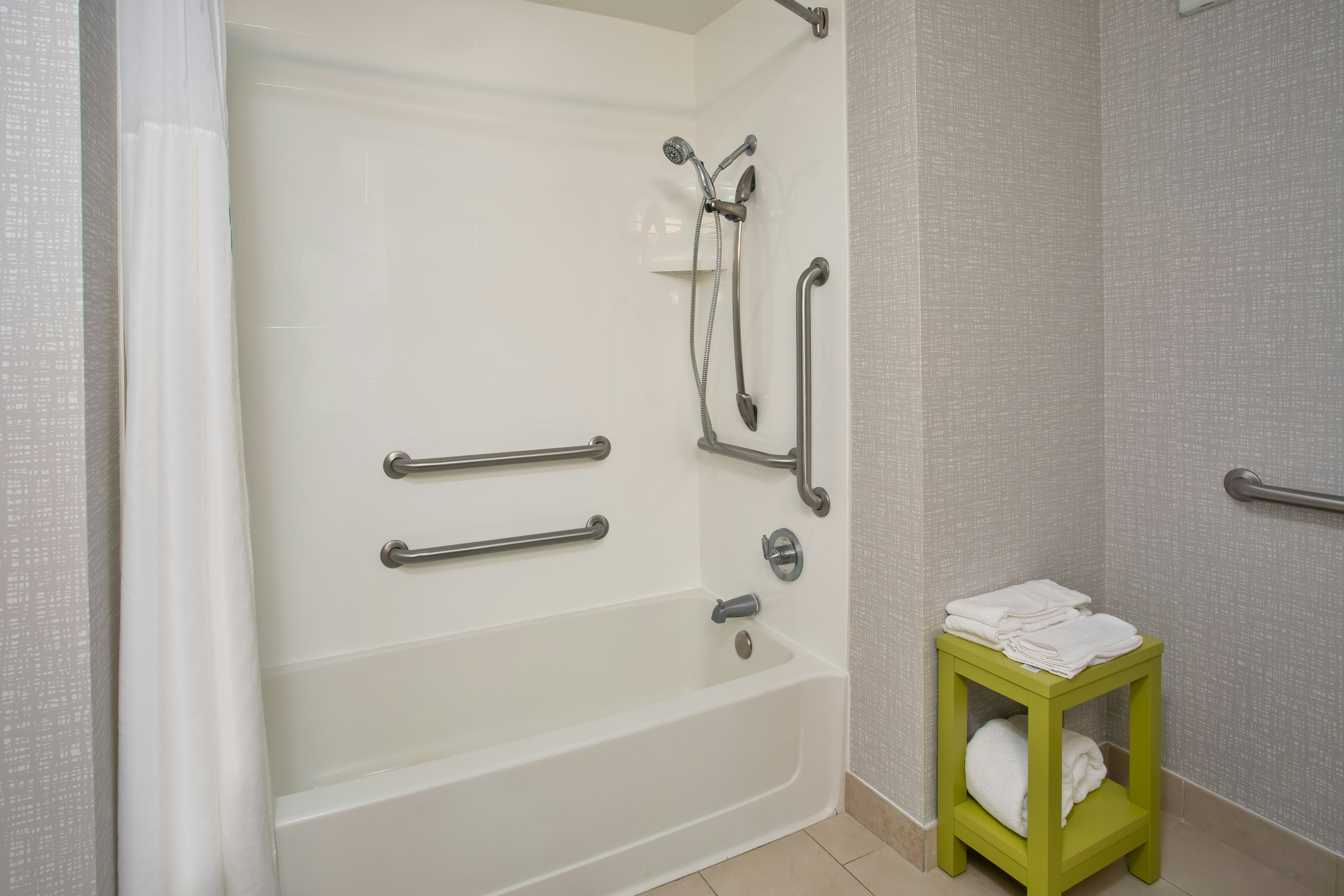 استوديو بسريرين كوين لذوي الإعاقة، Hampton Inn & Suites Athens-I-65 (Huntsville Area) 5/8