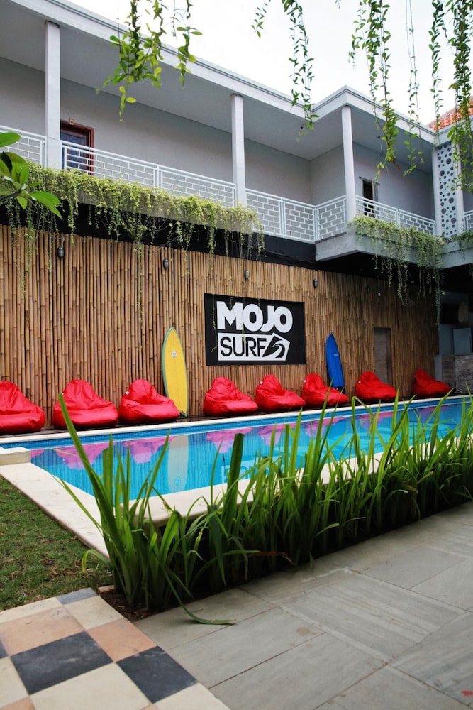 Mojosurf Camp Canggu 1/32