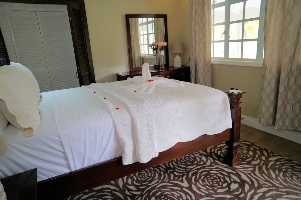 Marigot Beach Club and Dive Resort 37/75