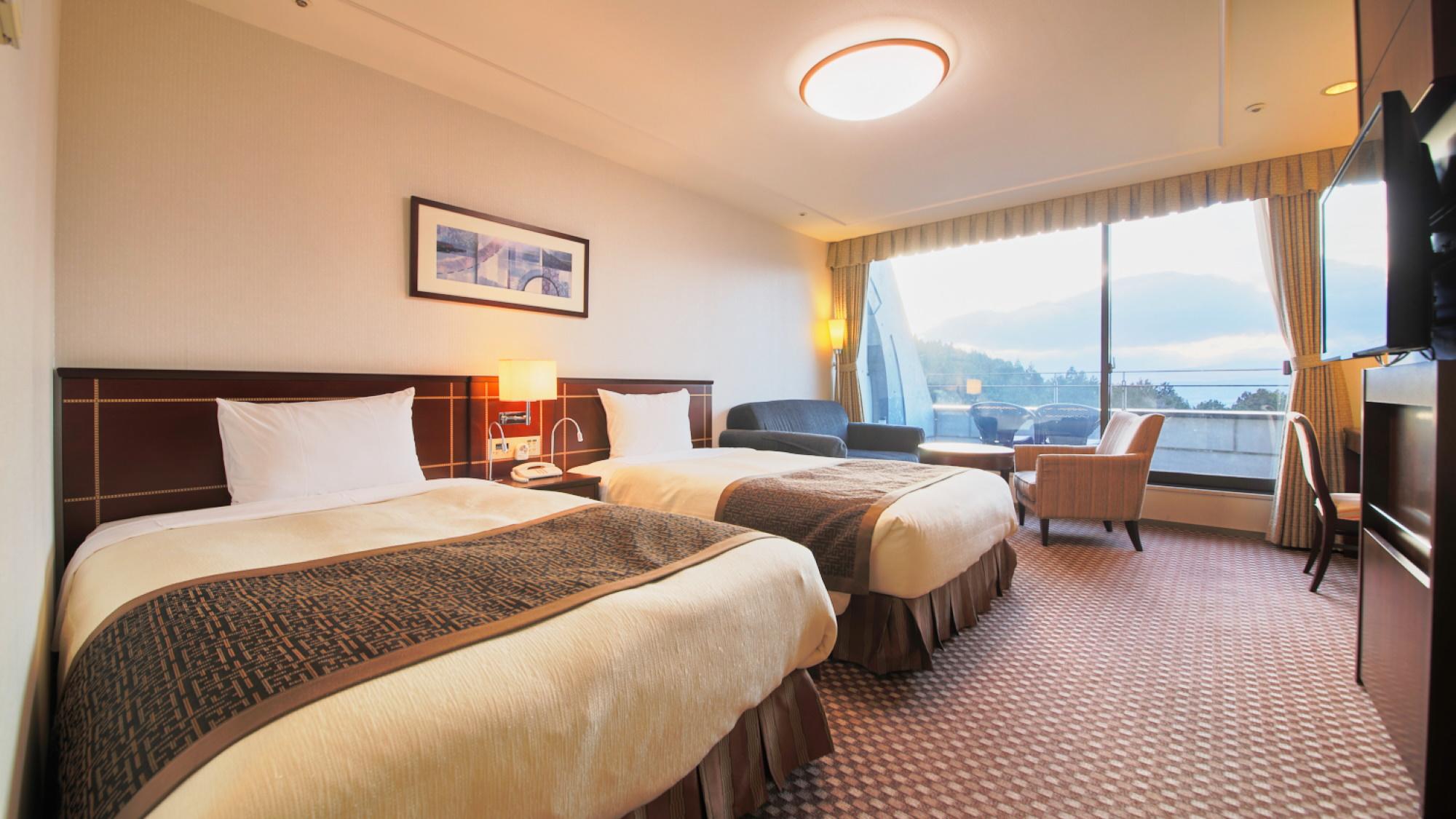 Deluxe, Twin Beds, Mountain Side, Night View
