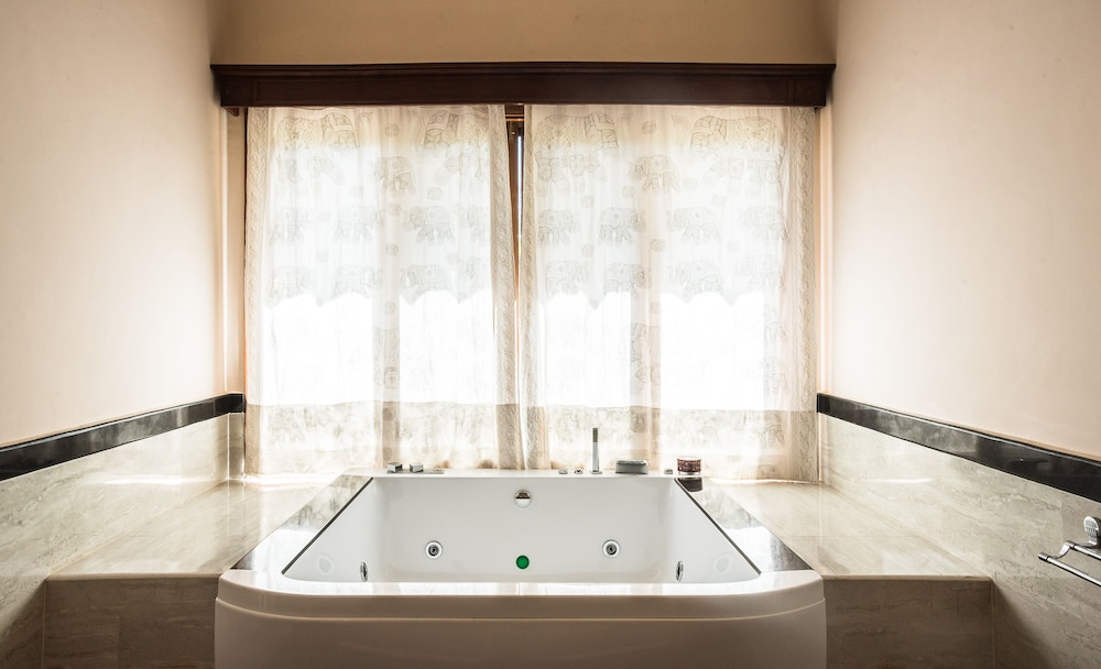 Ocean Beach Resort & Spa 41/81