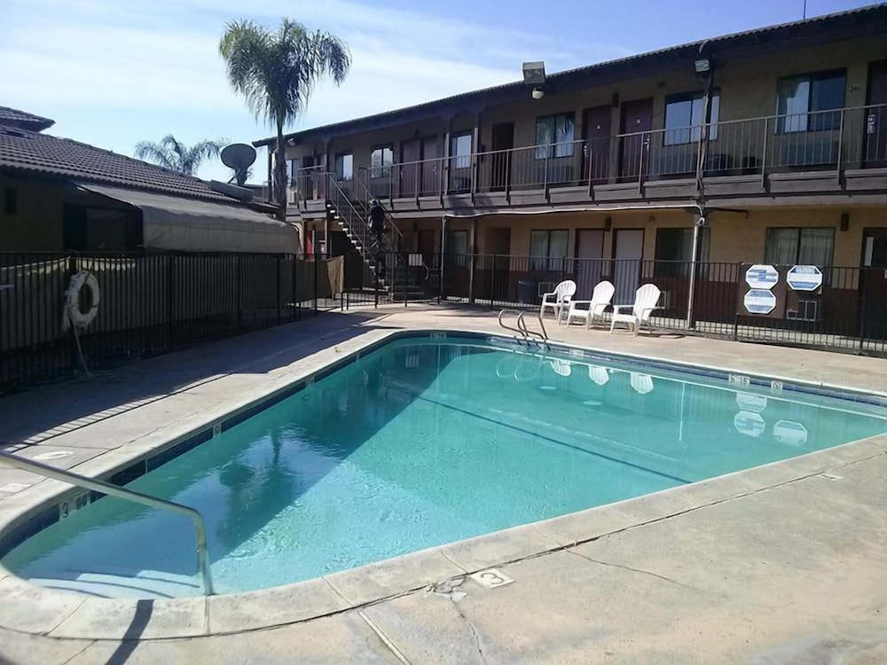 Best Economy Inn n Suites 18/67