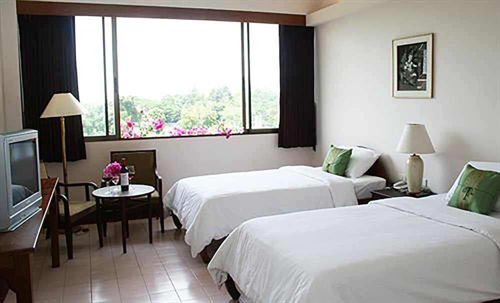Mae Pim Resort Hotel 30/56