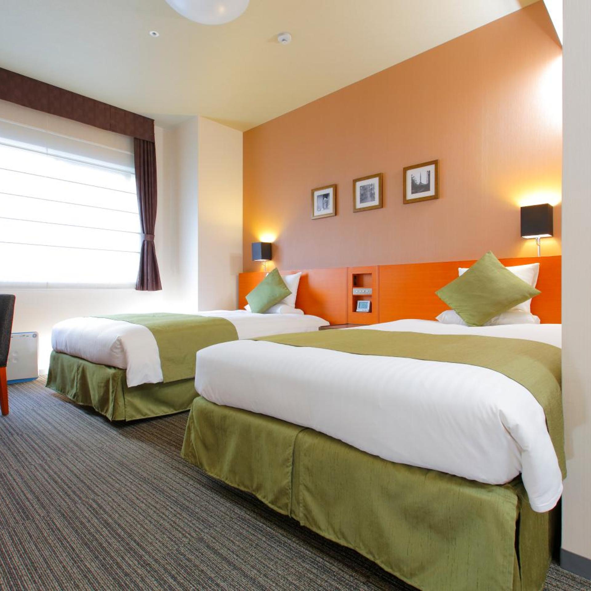 Universal, Single Bed