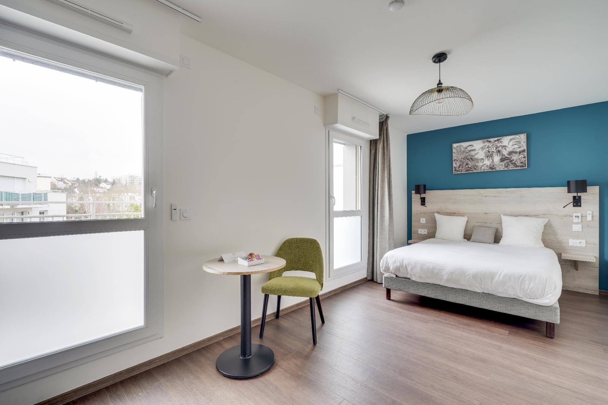 Executive, Studio, Double Bed, Sofa