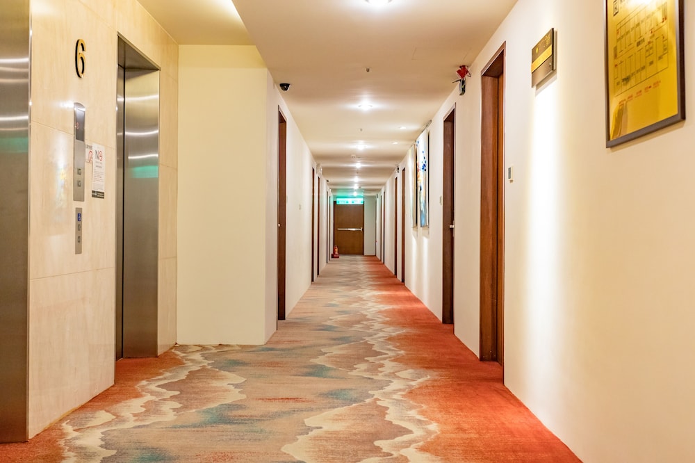 Yaling Hotel 16/40