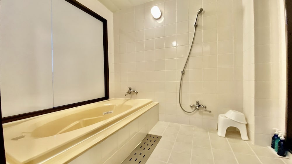 Hotel Precia Naha Tsujimachi 70/72