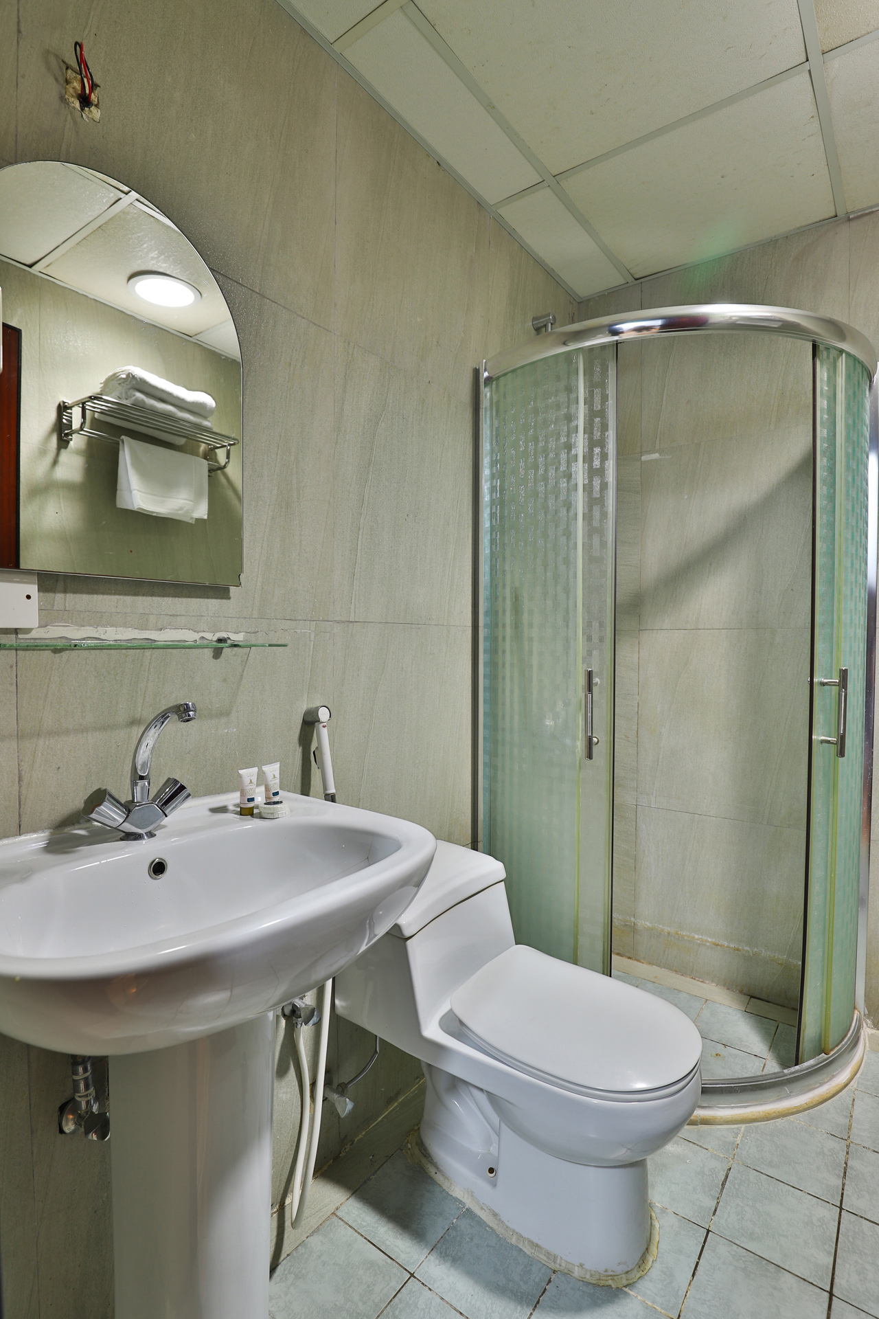 فندق نوازي وثير(Saraya Al Deafah Hotel) 25/28