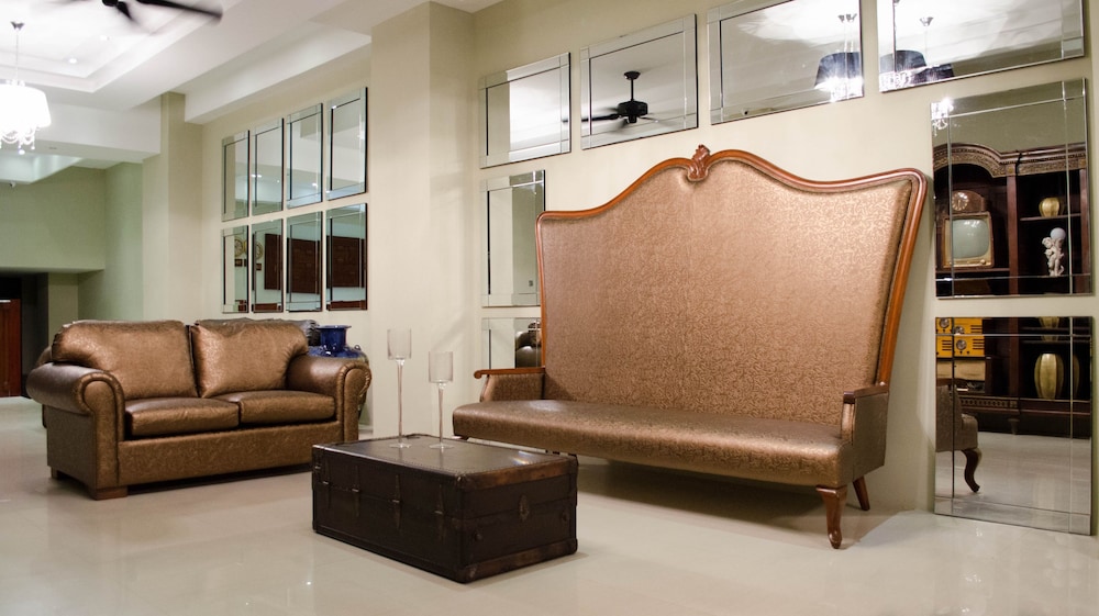 Ritz Hotel 34/49