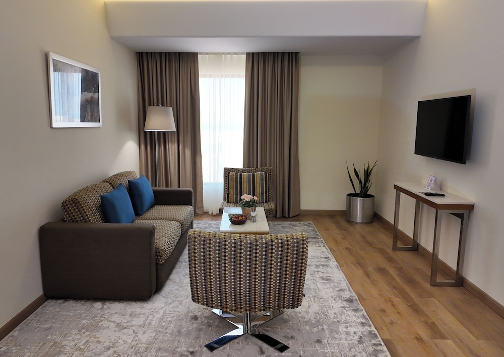 Golden Tulip Muscat 29/50